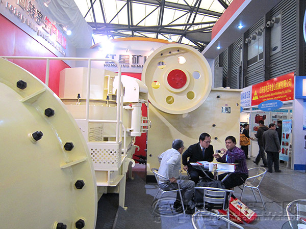顎式破碎機國外參展