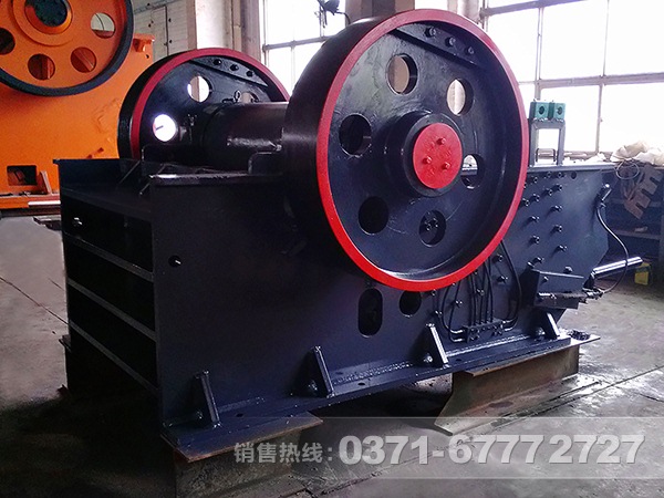 液壓保護顎式破碎機