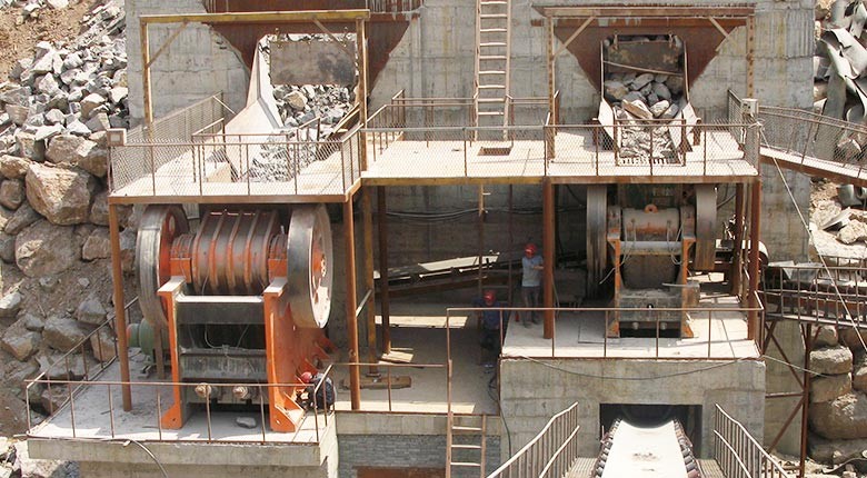 湖北襄樊PE-600×900II顎式破碎機生產現場