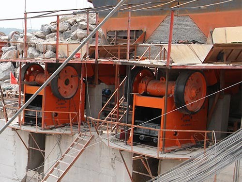 山東菏澤PE-1000×1200顎式破碎機生產線現場