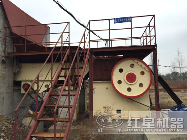 PE-600×900II顎式破碎機(jī)生產(chǎn)現(xiàn)場(chǎng)