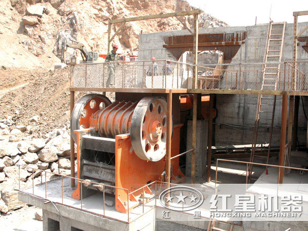 顎式破碎機生產現場