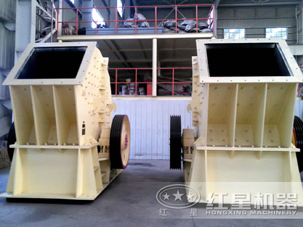 新型錘式破碎機正面照