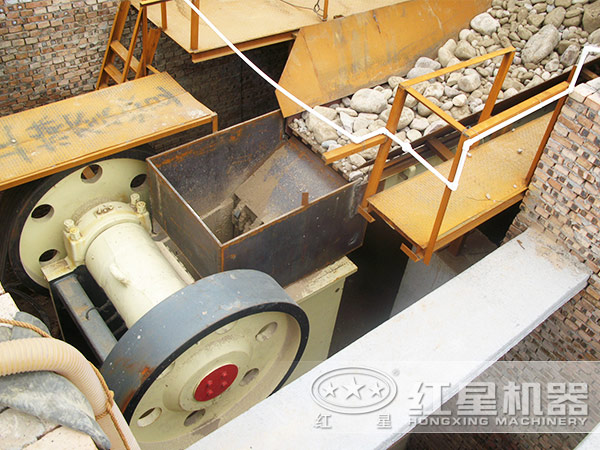 破碎機正在工作 破碎機正在工作