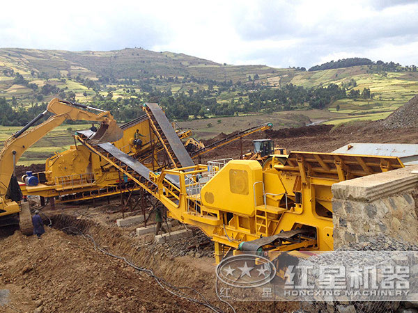 移動破碎機破碎現場