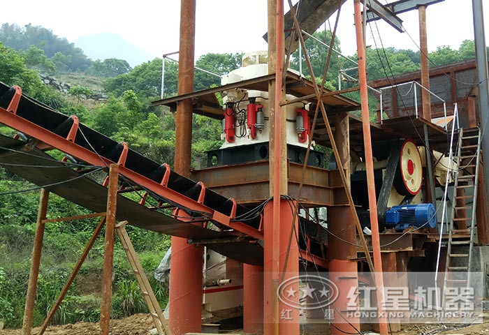 江西日產(chǎn)千噸顎式破碎機(jī)現(xiàn)場 江西日產(chǎn)千噸顎式破碎機(jī)現(xiàn)場