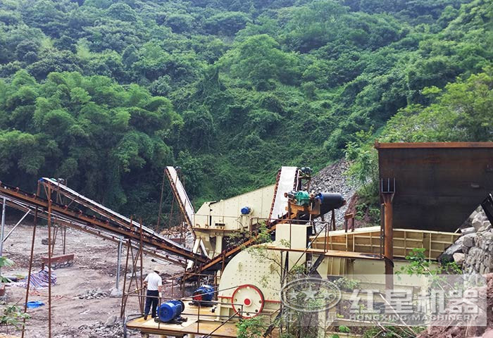 時產200噸環保石子破碎機安裝現場