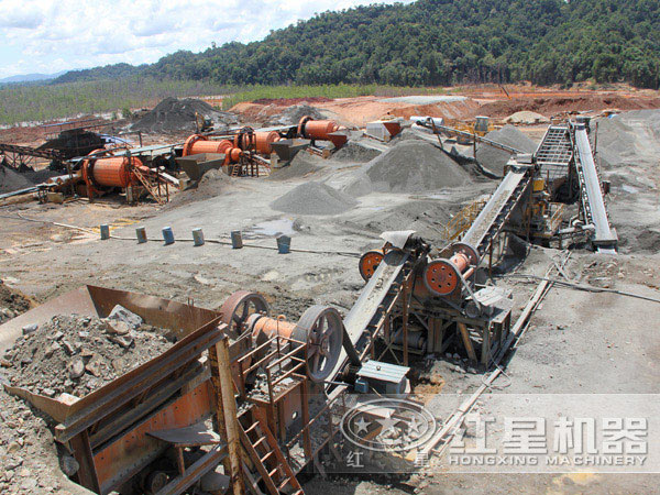 棒磨式制砂現(xiàn)場 棒磨式制砂現(xiàn)場