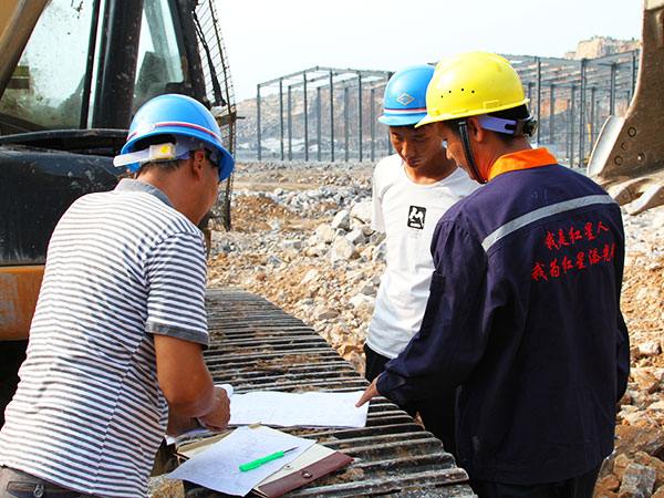 設備生產廠家為用戶指導安裝現場 設備生產廠家為用戶指導安裝現場