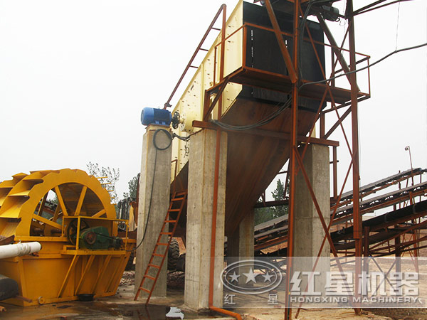  河沙洗砂機(jī)現(xiàn)場(chǎng)