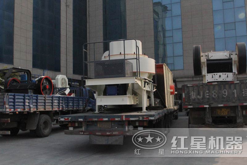 制砂機等待出廠 制砂機等待出廠