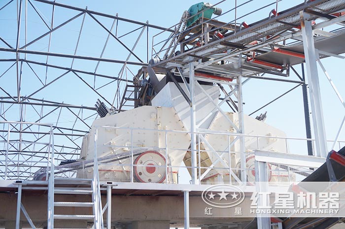 反擊式破碎機(jī)設(shè)備