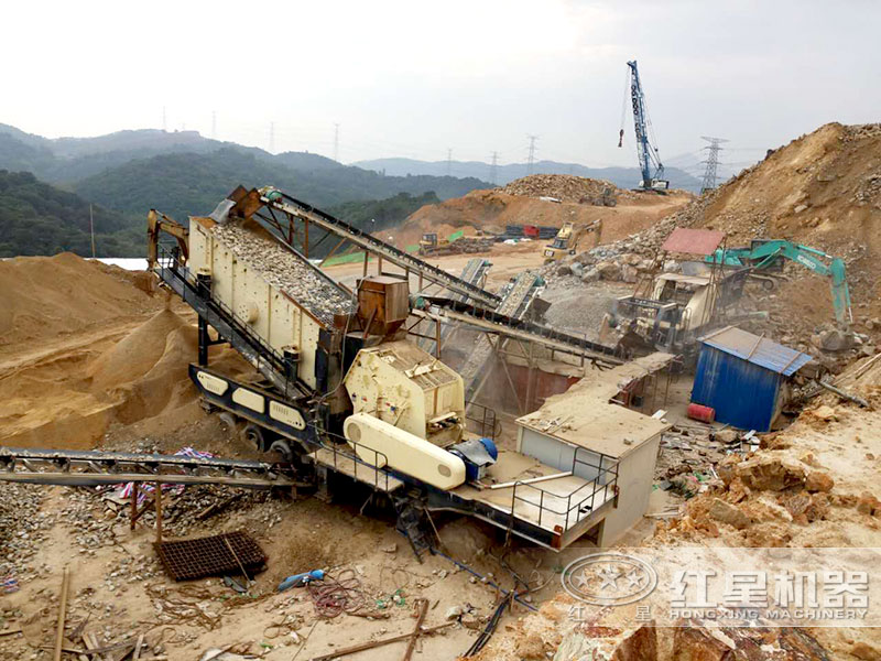 近期礦山非常火熱的移動(dòng)1315反擊式破碎機(jī)