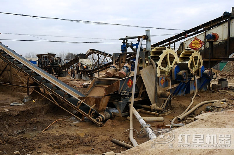 各種輔助設(shè)備匯聚一起發(fā)光發(fā)熱