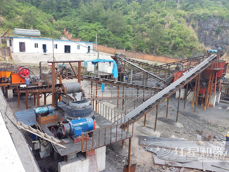 顎式破碎機(jī)與圓錐破碎機(jī)適合加工金礦石