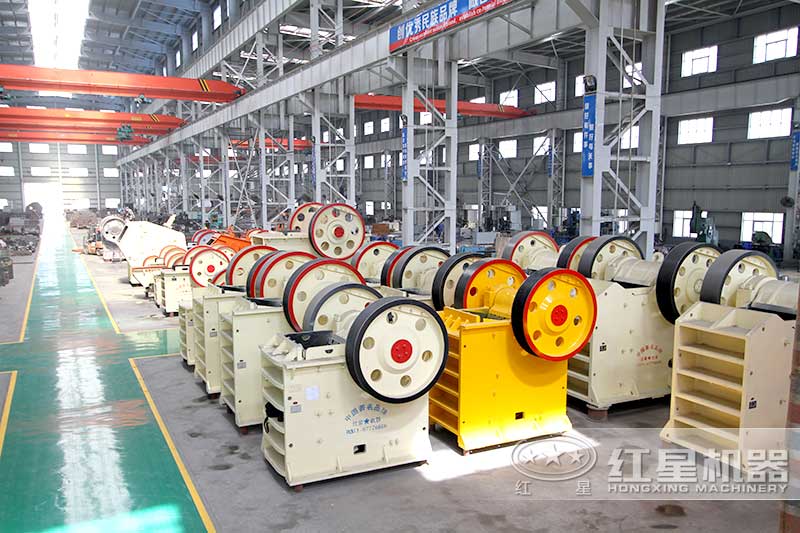 顎式破碎機(jī)廠家車間