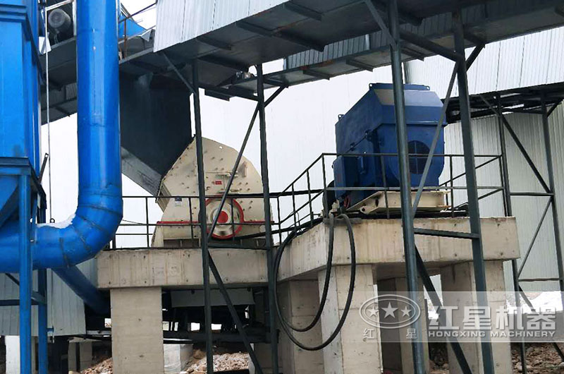 PCZ型重錘破碎機(jī)投料一次成型