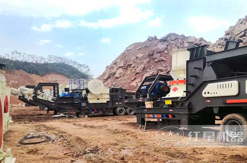 移動(dòng)式破碎機(jī)加工現(xiàn)場(chǎng) 移動(dòng)式破碎機(jī)加工現(xiàn)場(chǎng)