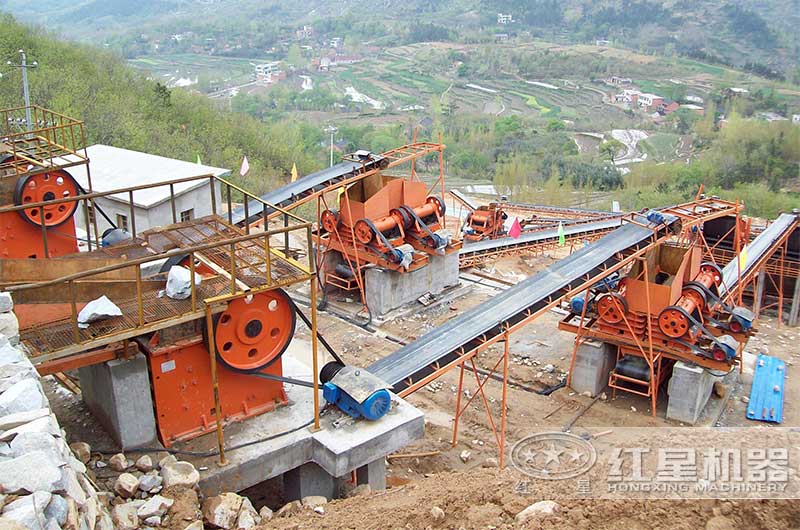 顎式破碎機現場