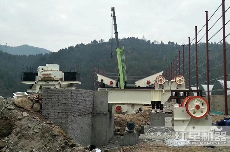 小型顎破碎機(jī)現(xiàn)場圖