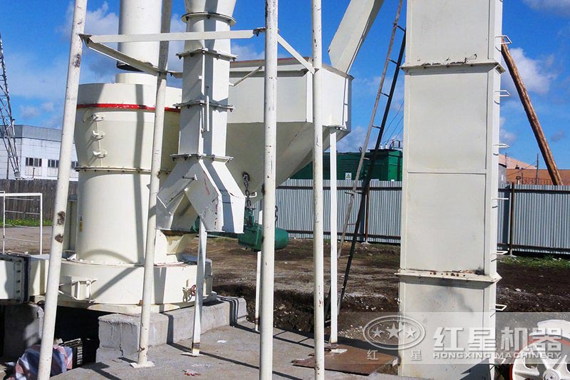 磨粉機(jī)現(xiàn)場(chǎng)