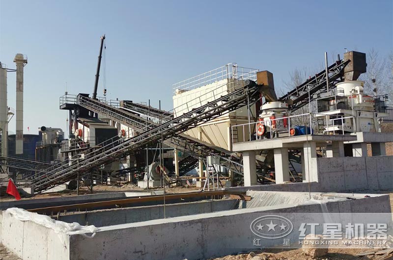 中細(xì)碎制砂現(xiàn)場(chǎng)
